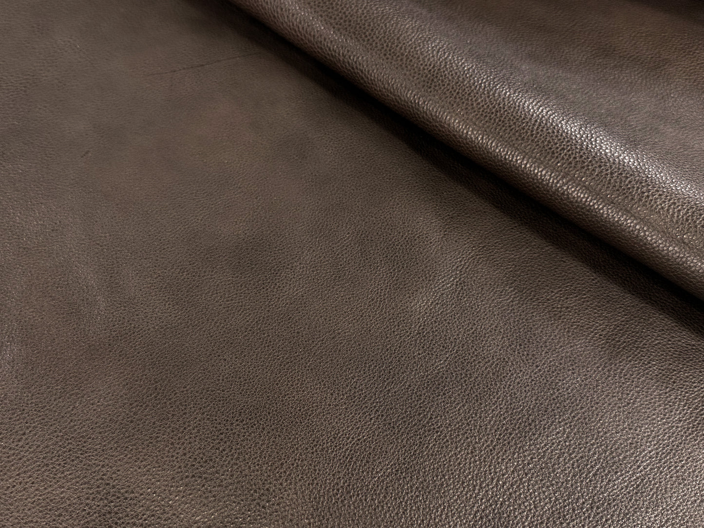 MW Natural Tanned Shrink Leather #4 Dark Brown