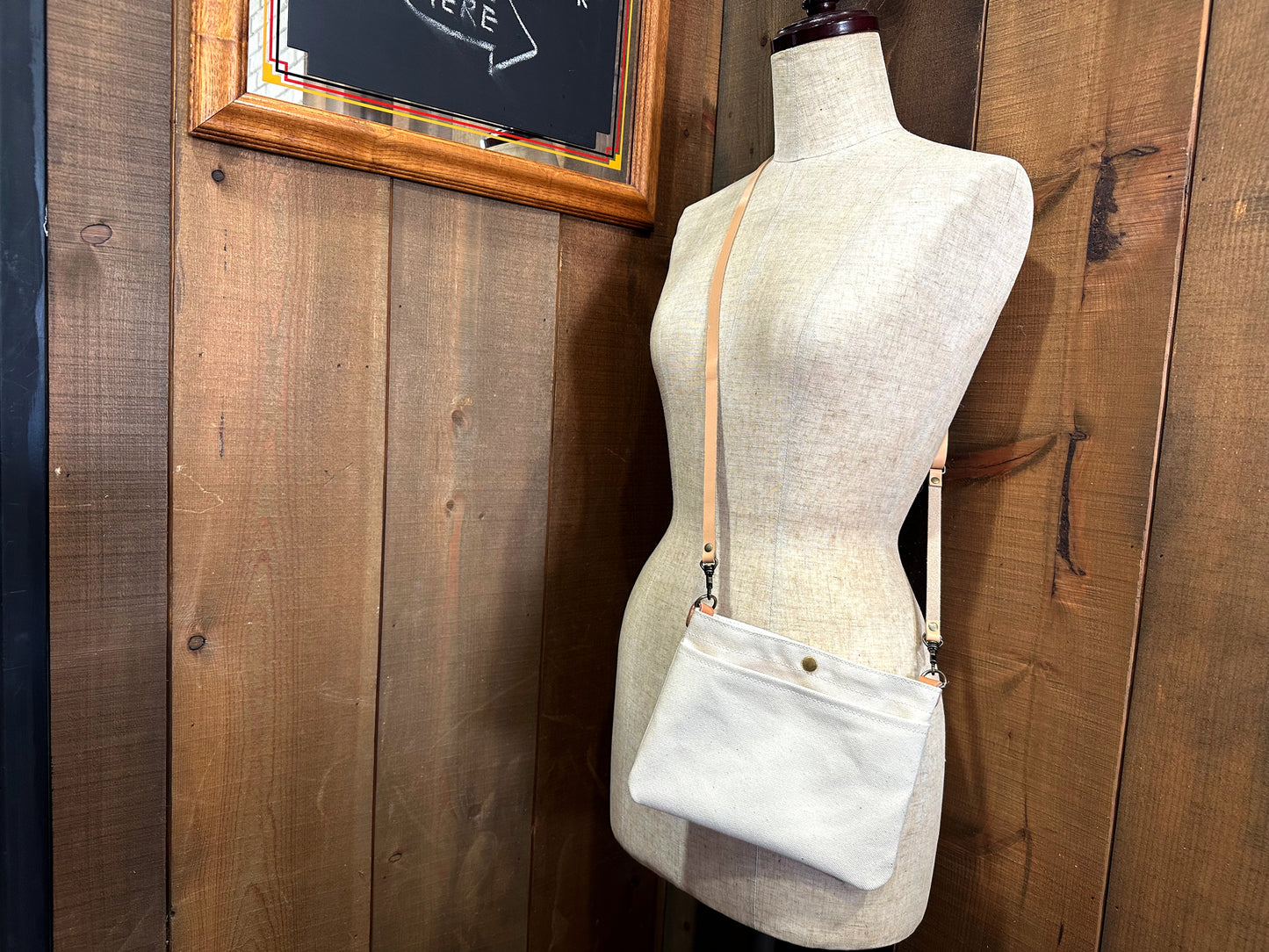 Leather shoulder bag 10mm x 130cm 1 piece S1130