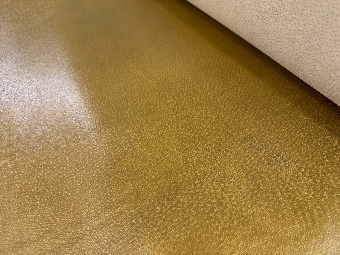 Pig Natural Tanned Olive