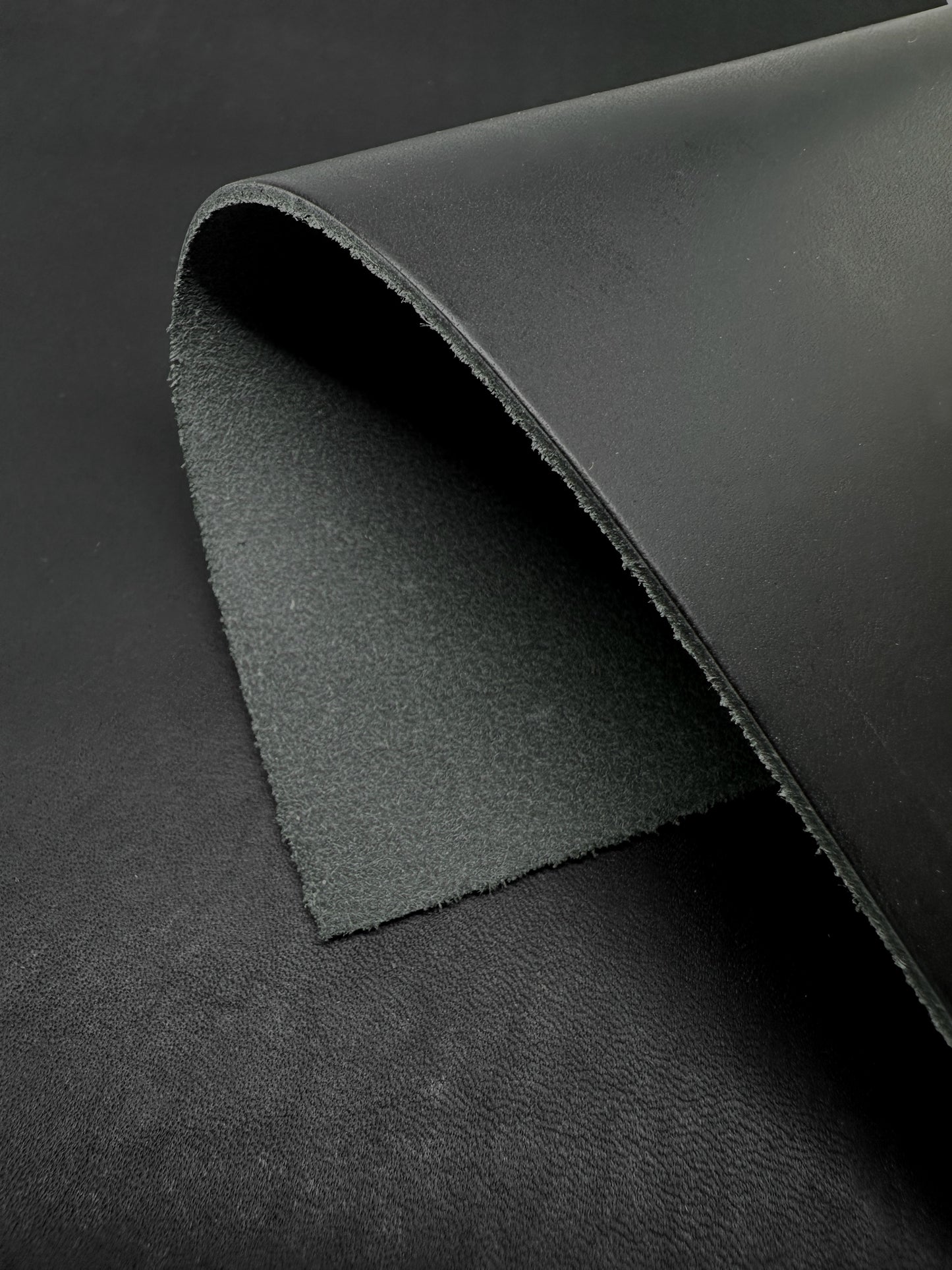 MWベーシックヌメ A4カット #4 黒